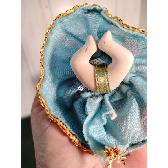 Mini Porcelain Dolls lot of 4 and 2.5" tall - Picture 13 of 16